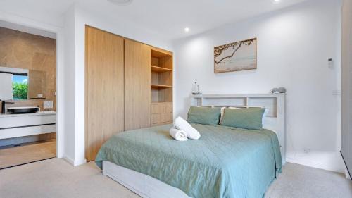 Vincentia Maison | Beam Hideaway - Pool, Spa & all the additional lux