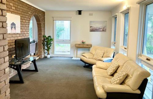 Belmont Maison | 'Beaming Belmont' A Coastal Indoor-Outdoor Haven