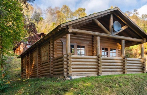 Glen Urquhart Maison | Bear Cabin by Interhome