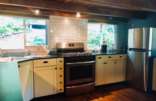 Layton Cabine | Bear Cottage- Relaxing Getaway