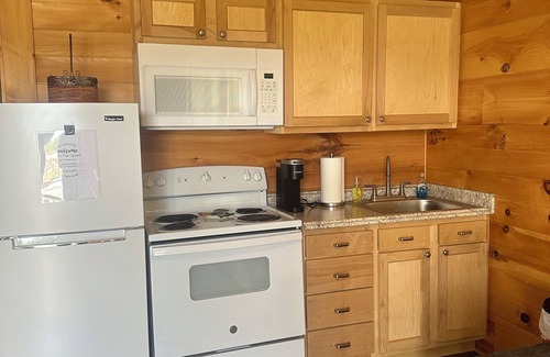 Stevenson Cabine | Bear Cub ,Cozy cabin with WiFi and AC in peaceful Stevenson
