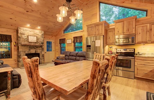 Laurelton Cabine | Bear Paw = LodgeCenter Of Nature @ God Creation # Campfire + Fun & Trails
