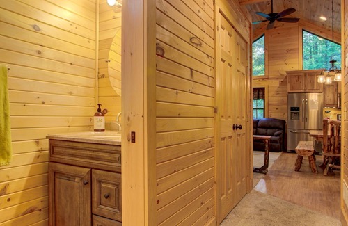 Laurelton Cabine | Bear Paw = LodgeCenter Of Nature @ God Creation # Campfire + Fun & Trails
