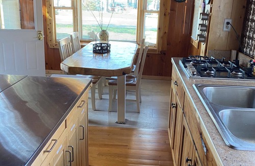 Whipholt Cabine | Bear's Den Cabin 2 bd/1ba Leech Lake recreation. Cozy year round cabin.