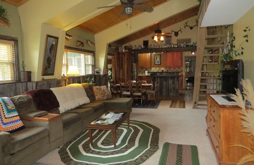 Sextonville Cabine | Bear Valley Outdoor Inn is a Driftless Area Haven