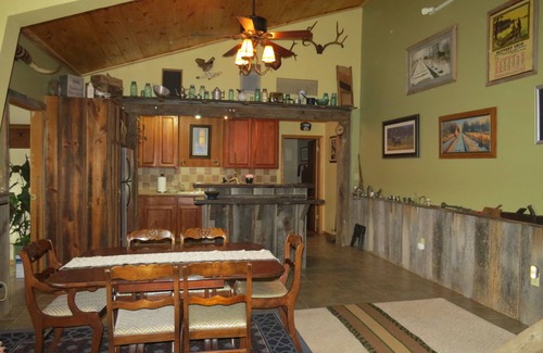 Sextonville Cabine | Bear Valley Outdoor Inn is a Driftless Area Haven