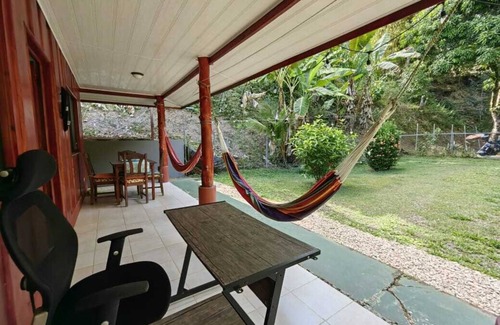 Uvita Cottage | Beatiful Cozy House/Nice garden-near to the beach
