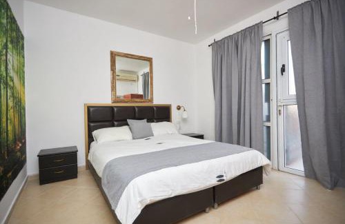Neve Zohar Cabine | Beatrice Hospitality