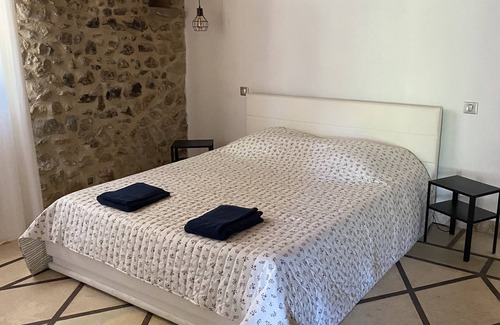 Saint-Sauveur-de-Cruzieres Autre | Mas en pierre avec piscine jacuzzi et sauna