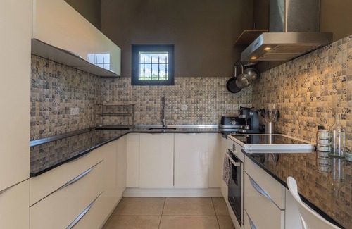 Le Garn Maison | "Beau Gite" House with Private Pool, Private Terrace and Wi-Fi