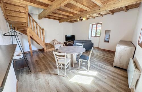 Saint-Gaudens Appartement | Beau Grand T2 Duplex avec du Cachet Centre Ville