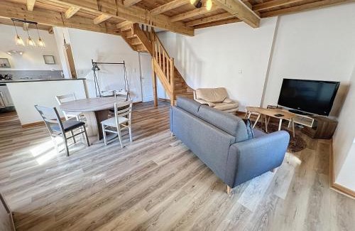 Saint-Gaudens Appartement | Beau Grand T2 Duplex avec du Cachet Centre Ville