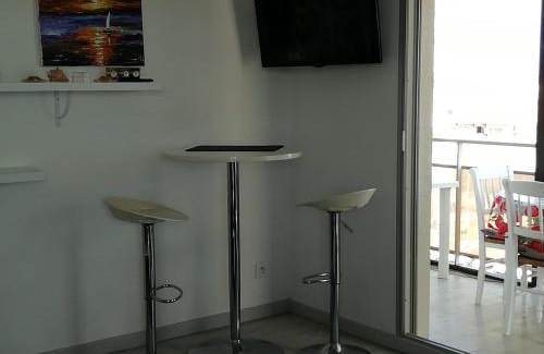 Le Port Appartement | Beau T2 Climatisé sur Marina avec parking privé