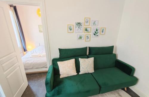 15th Arrondissement Appartement | Beaugrenelle 1-Min Walk Elegant 2P Apart 4 sleeper
