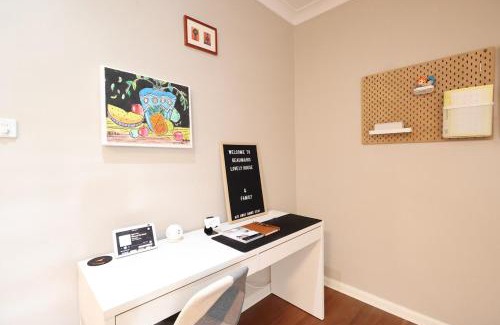 Beaumaris Maison | Beaumaris Lovely House - Bayside Holiday Rental - Entire 3 BR 1 Spa Bath 1 min to Golf Clubs