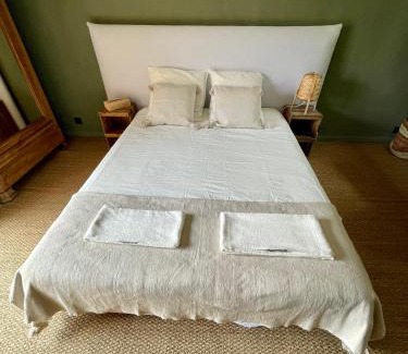 Monoblet Lit Et Petit-Déjeuner | Beauregard Cévennes - Sublime chambre d'hôtes indépendante et moderne