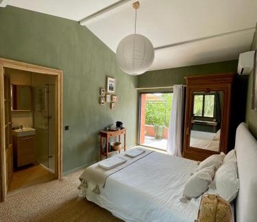Monoblet Lit Et Petit-Déjeuner | Beauregard Cévennes - Sublime chambre d'hôtes indépendante et moderne