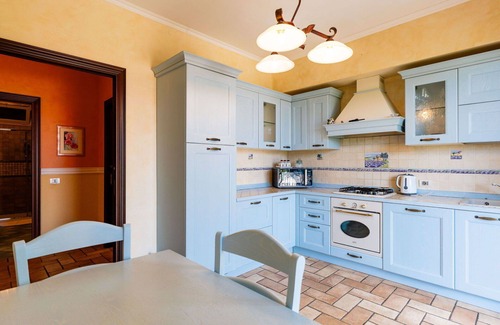 Borghetto Santo Spirito Villa | Beautiful apartment in villa for 5 guests with WIFI, A/C, pool, terrace, pets allowed and parking