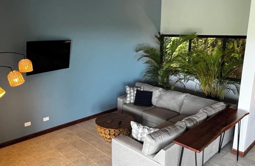 Ojochal Maison | Beautiful ocean view, easy access and close into town and close to beaches.