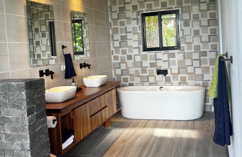 Ojochal Maison | Beautiful ocean view, easy access and close into town and close to beaches.