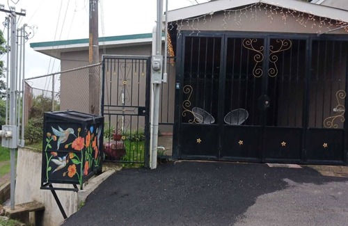 Buenos Aires Maison | Beautiful house! family sized, 5 minutes from downtown Santa Elena