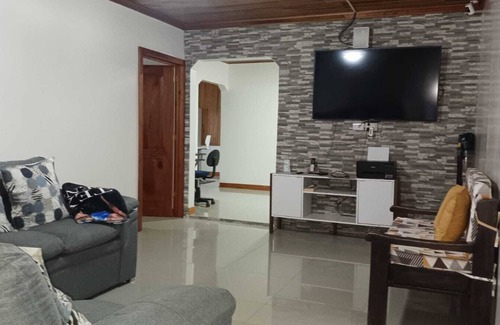 Buenos Aires Maison | Beautiful house! family sized, 5 minutes from downtown Santa Elena