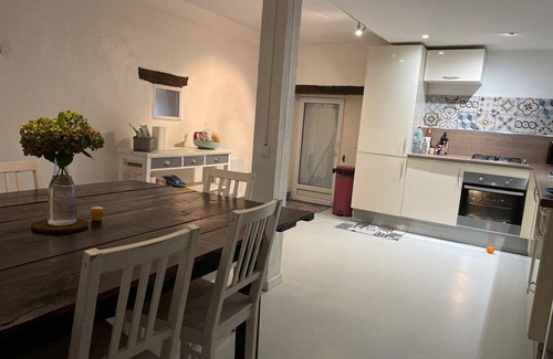 Saint-Pierre-de-Frugie Maison | Beautiful holiday home with lake 15min by bike