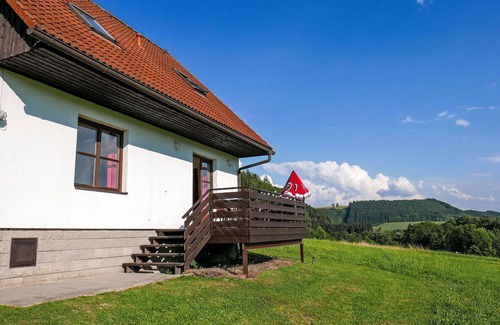 Ceska Metuje Maison | Maison de vacances privée avec WIFI, piscine, TV, patio, animaux admis, vue panoramique, parking