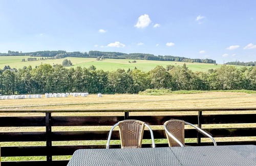 Ceska Metuje Maison | Maison de vacances privée avec WIFI, piscine, TV, patio, animaux admis, vue panoramique, parking