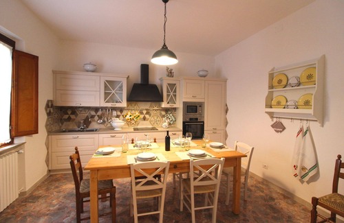 Le Piazze Villa | Maison de vacances privée avec piscine privée, WIFI, climatisation, TV, balcon, près de Cortone