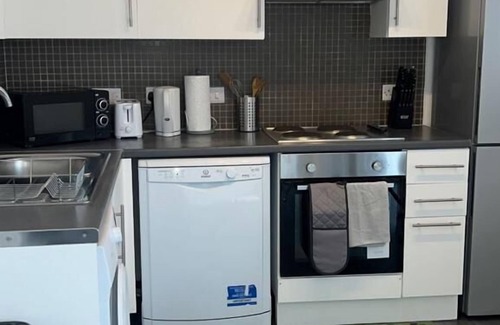 Tipton Appartement | Beautiful 1-Bed Apartment in Tipton