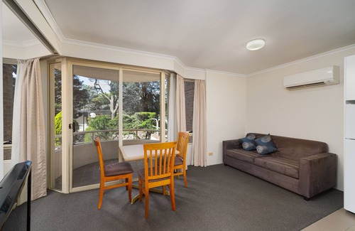Wahroonga Appartement | Beautiful 1 Bedroom Wahroonga Apartment