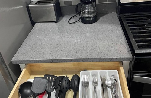 Newark Appartement | Beautiful 1 BR Apt Basment,35 min to NYC