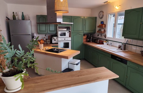 Sainte-Soulle Maison | Beautiful 150 m² house with swimming pool, petanque area and large garden