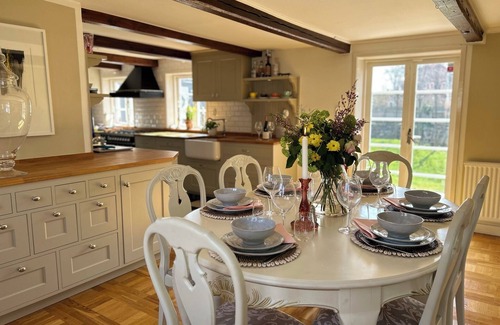 Viken Maison | Beautiful 1700 century house in the heart of Viken. Pets Allowed!