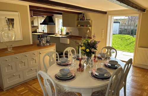 Viken Maison | Beautiful 1700 century house in the heart of Viken. Pets Allowed!