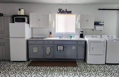 Texas City Maison | Beautiful 1BD 1 BTH Guest House located in Texas City.