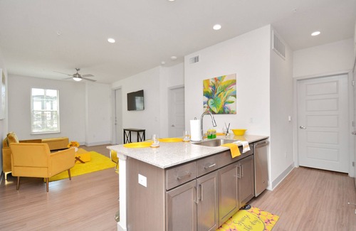Spring Appartement | Beautiful 1BD/Pool View Apt