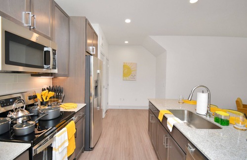 Spring Appartement | Beautiful 1BD/Pool View Apt