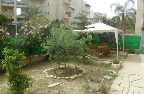 Beersheba Appartement | Belle 2 Bd, 2 BA avec grand jardin privé