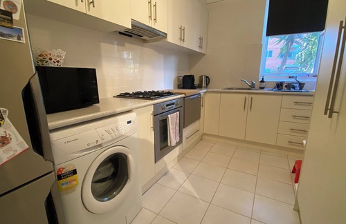 Middle Park Appartement | Beautiful 2-bed Unit in St Kilda West w/ Parking