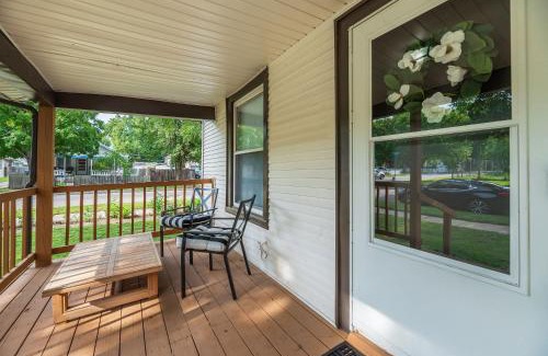 Wichita Maison | Beautiful 2 Bed 1 Bath home near College Hill