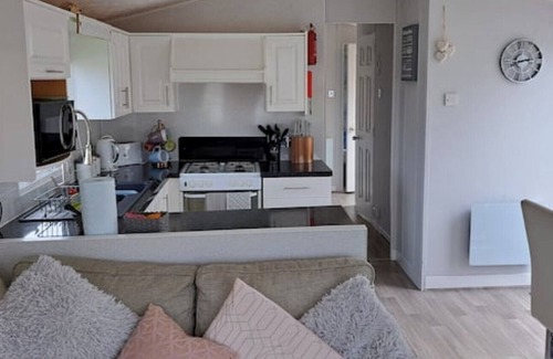 Cowes Maison | Beautiful 2 Bed Static Caravan, Thorness Bay, Isle of Wight