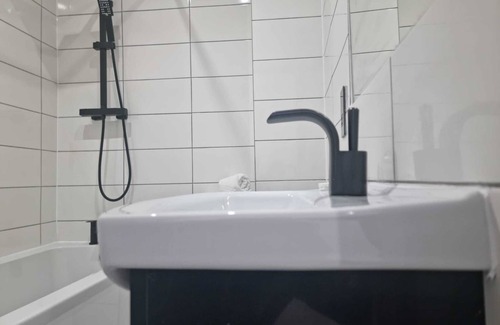 South Benfleet Appartement | Beautiful 2-Bedroom Apartment with Parking