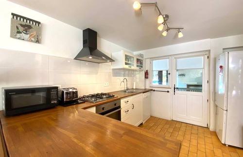 Baleyssagues Cottage | Beau 2 chambres, avec salle de bains, gîte, près de Duras, avec une vue imprenable