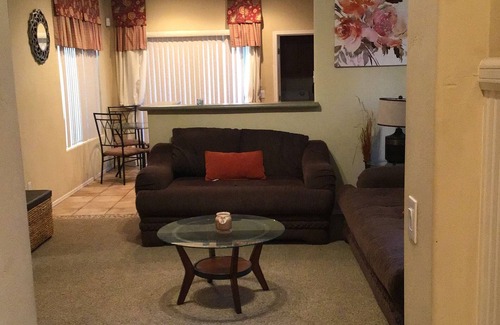 Glendale Maison | Beautiful 2 Bedroom & 2 Bath Home Located in a gated community in Glendale, AZ.