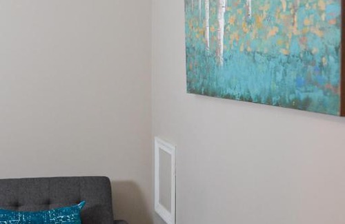 Garden Court Appartement | Beautiful 2 bedroom apartment with patio and deck