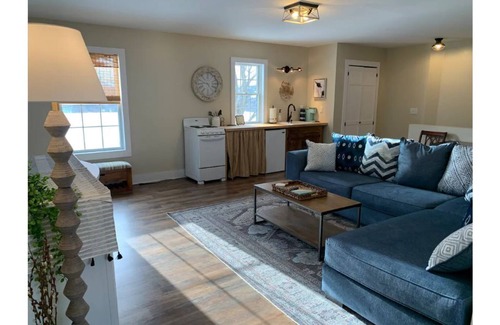 Town of Kirkland Appartement | Entire Apartment - Near Village, Hamilton College