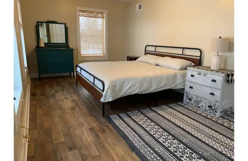 Town of Kirkland Appartement | Entire Apartment - Near Village, Hamilton College
