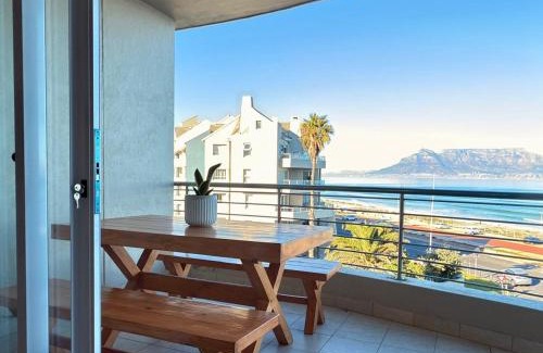 Flamingo Vlei Appartement | Beautiful 2 Bedroom Apartment with Ocean Views, Bloubergstrand